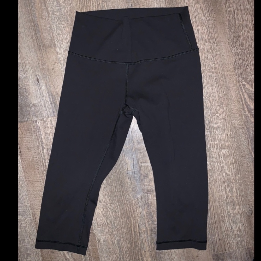 High rise Lululemon black crops